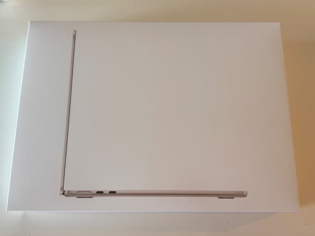MacBook Air 13インチ M4 16GB/512GB スターライト Apple 13インチMacBook Air: 10コアCPUと10コアGPUを搭載したApple M4
